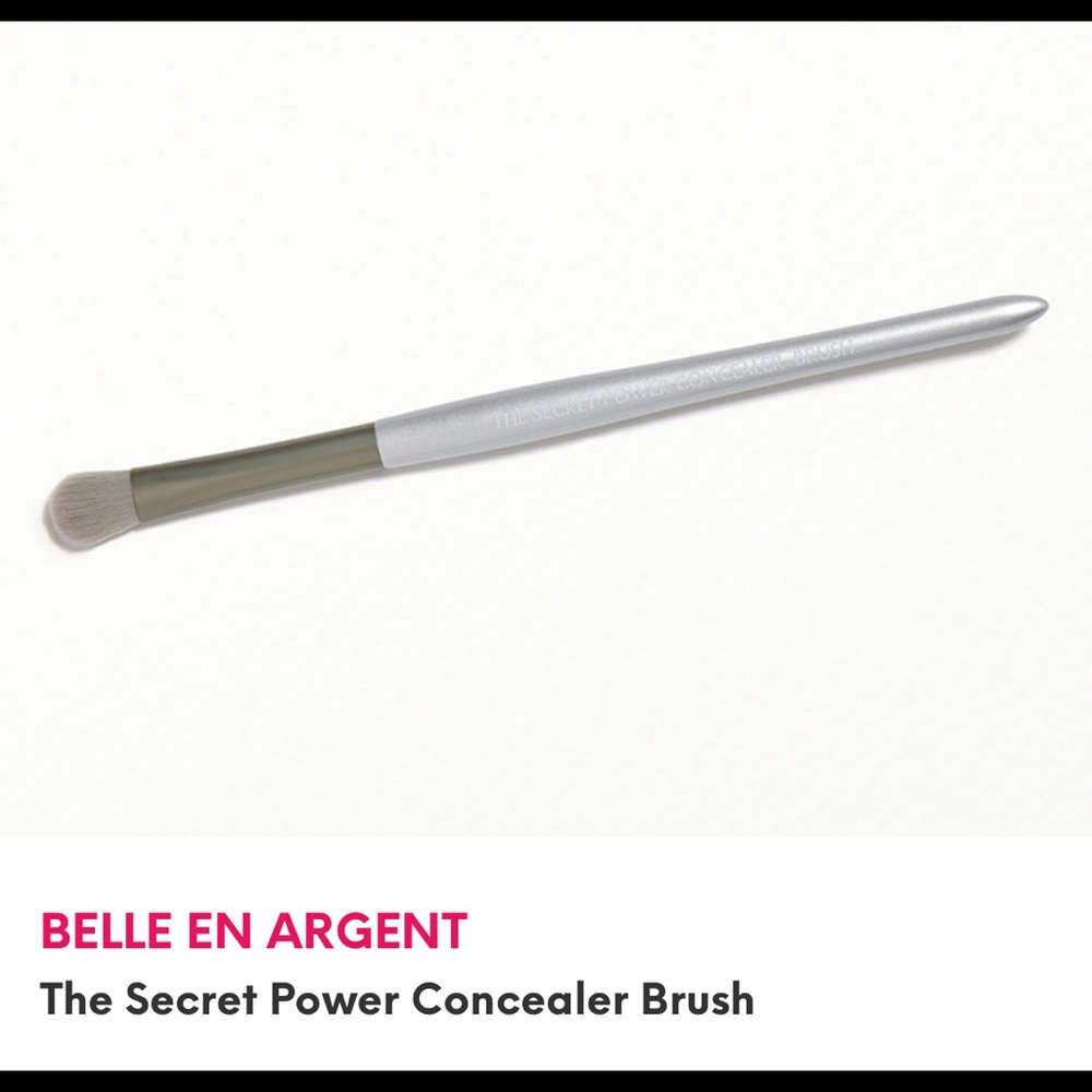 BELLE EN ARGENT
The Secret Power Concealer Brush